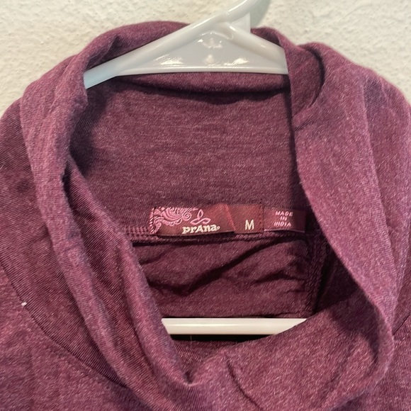 PrAna Mock Neck Long Sleeve Shirt maroon Heather with racerback rouching size M - Picture 4 of 6